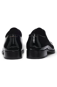 Oxford shoes patent leather