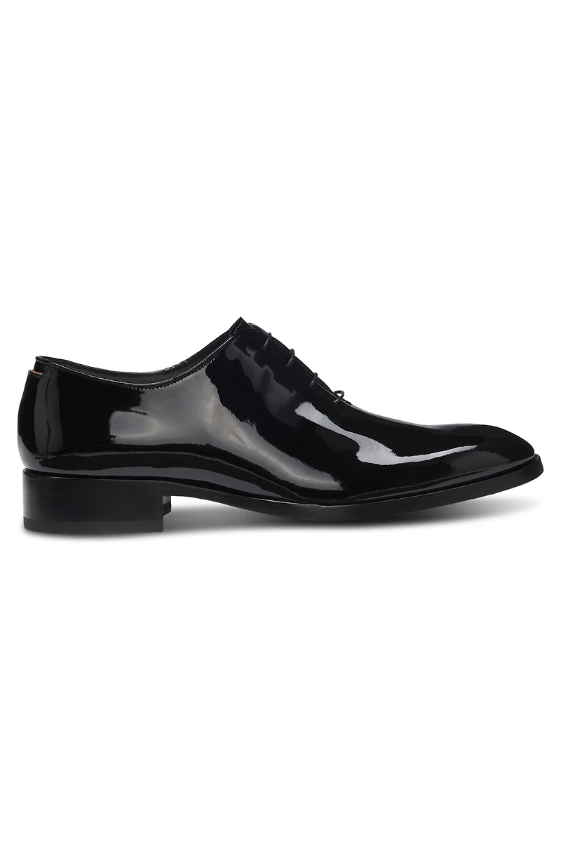 Oxford shoes patent leather