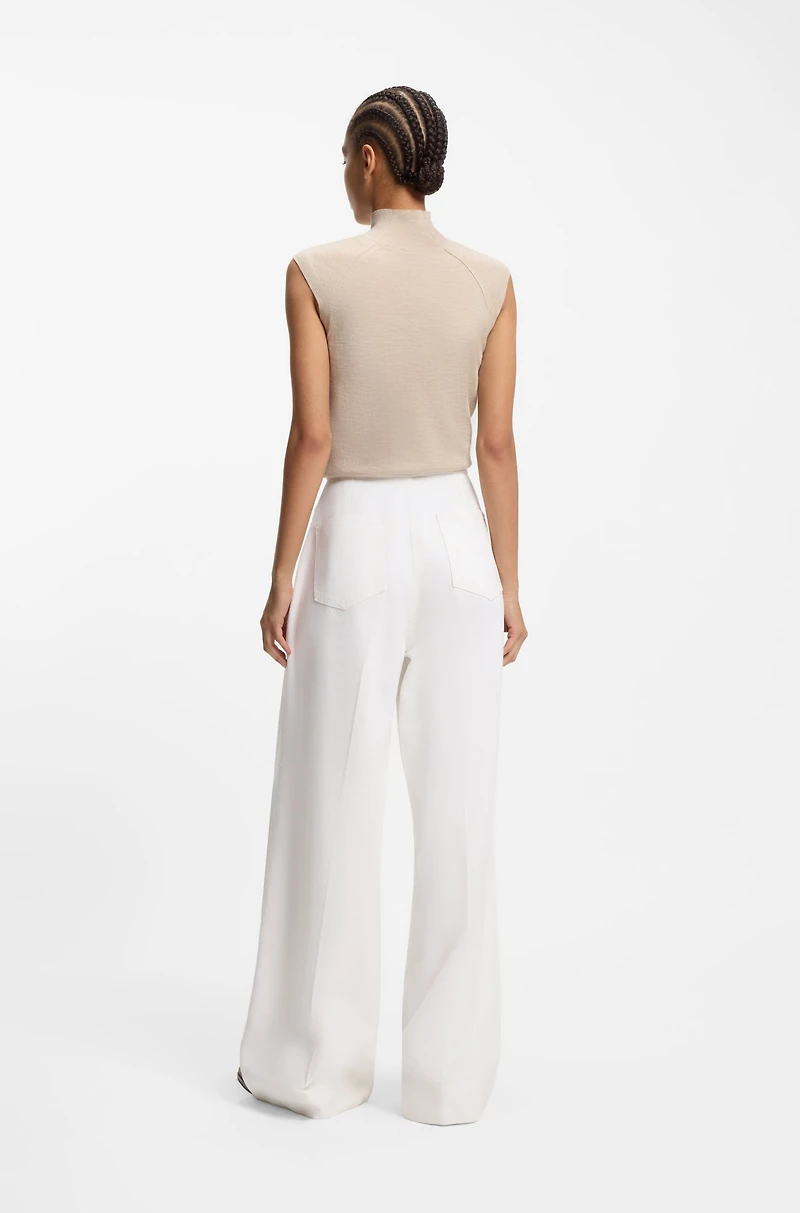 Wide-leg jeans with front pleats