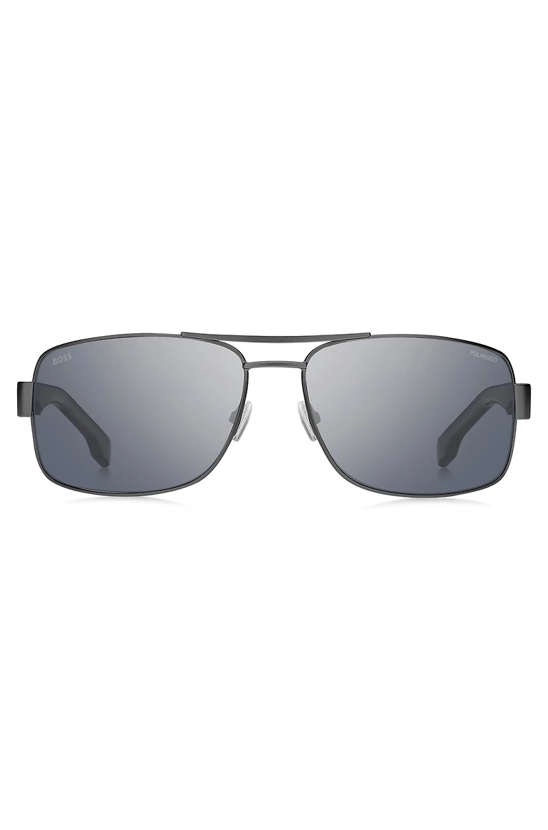 Double-bridge sunglasses with flat hinges