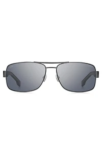 Double-bridge sunglasses with flat hinges