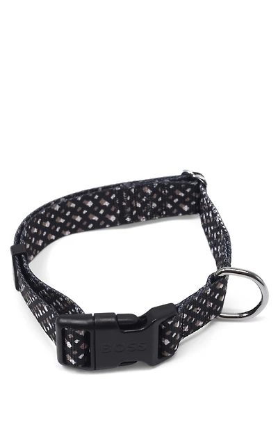 Dog collar with contrast-logo trim