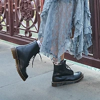 Botte Dr. Martens 1460 à 8 œillets pour femmes - Noire