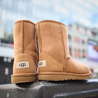 UGG® Classic Short II Boot - Little Kid / Big Chestnut