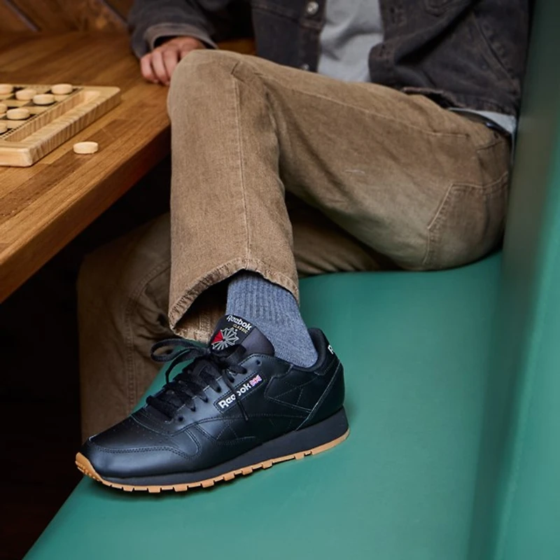 Chaussure athlétique en cuir Reebok Classic pour hommes - Noire / Gomme