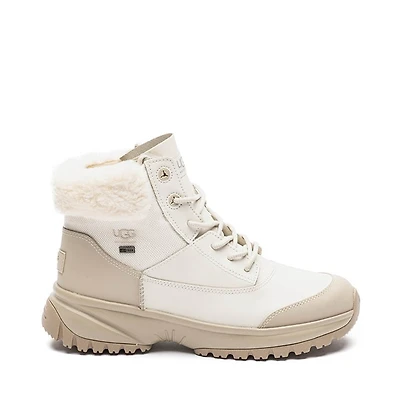 Botte UGG® Yose Fluff V2 pour femmes - Blanche / Beige