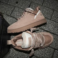 Botte UGG® Lowmel pour femmes - Brun pâle