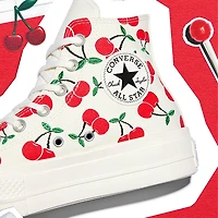 Basket Converse Chuck Taylor All Star Hi Lift pour femmes - Blanc cassé / Cerises