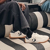 Converse Run Star Trainer Low-Top Sneaker - Egret / Black Honey