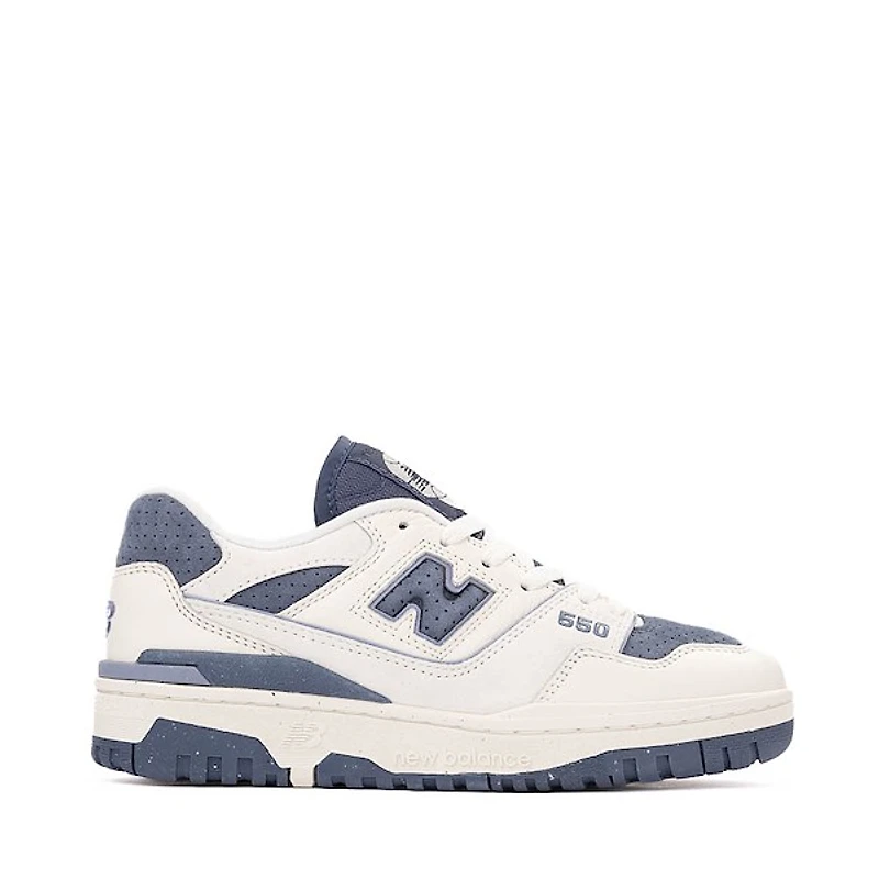 Chaussure athlétique New Balance 550 pour femmes - Blanc cassé / Bleu indigo