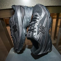 New Balance 740 Athletic Shoe - Black /