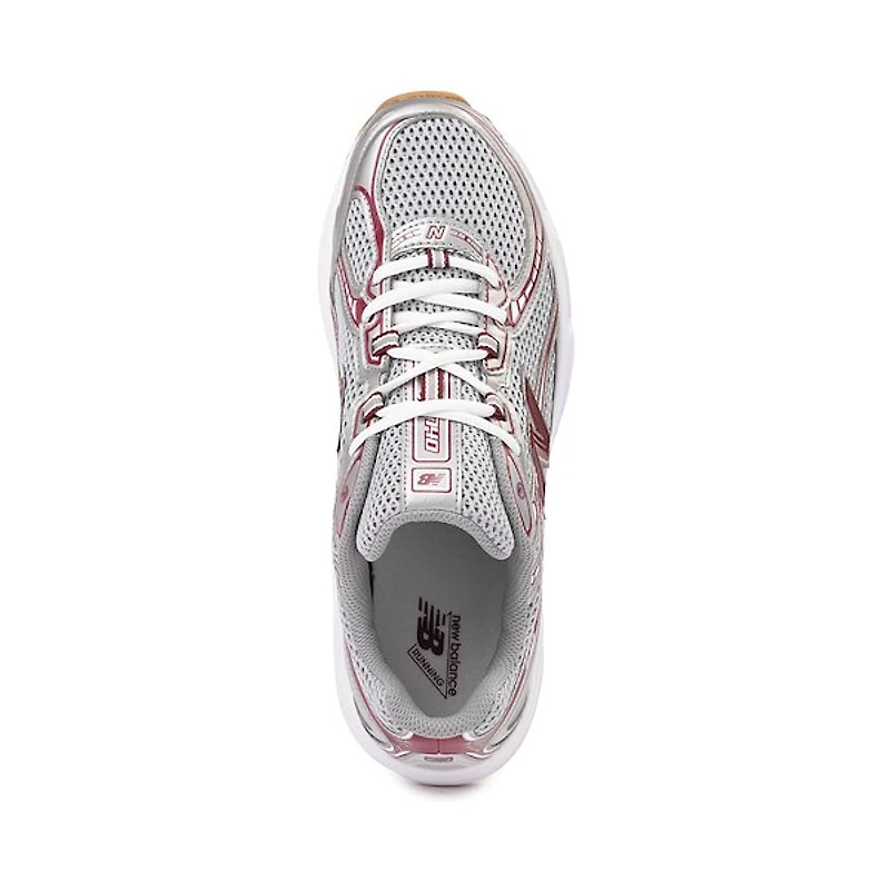 Chaussure athlétique New Balance 740