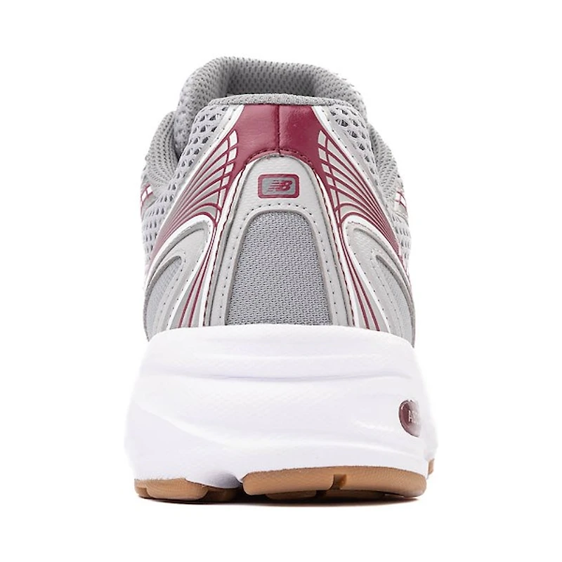 Chaussure athlétique New Balance 740