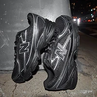 New Balance 740 Athletic Shoe