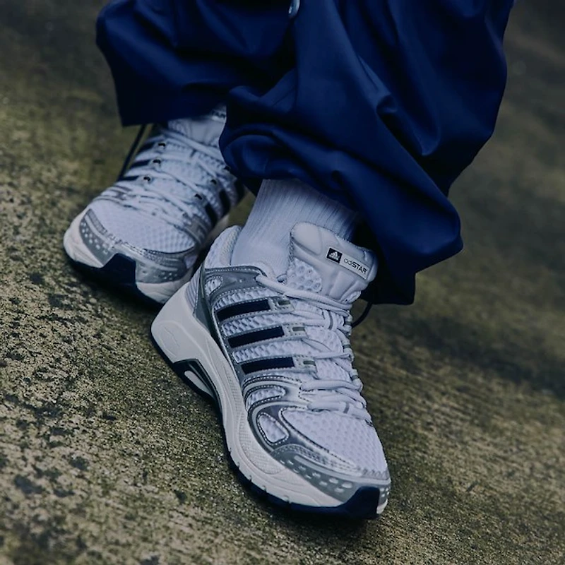 adidas Adistar Control 5 Athletic Shoe