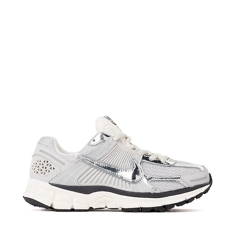 Womens Nike Zoom Vomero 5 Athletic Shoe - Photon Dust / Chrome Gridiron Sail