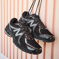 New Balance 860v2 Athletic Shoe - Black / Silver Metallic