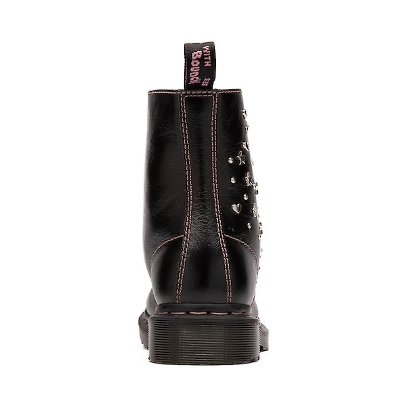 Botte à 8 œillets Dr. Martens 1460 Pascal coeurs + étoiles pour femmes - Noir