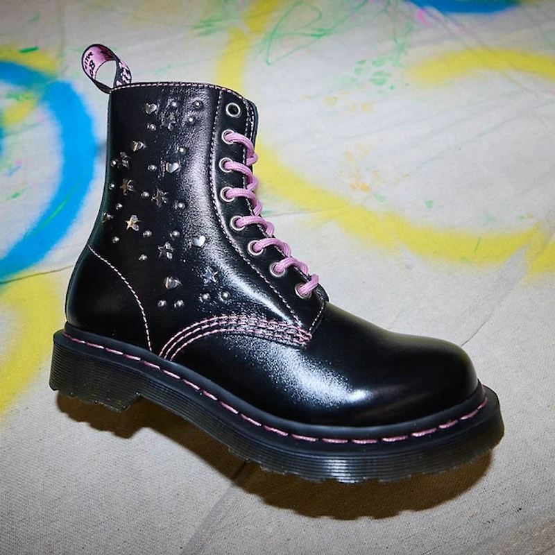 Womens Dr. Martens 1460 Pascal Hearts + Stars 8 Eye Boot - Black