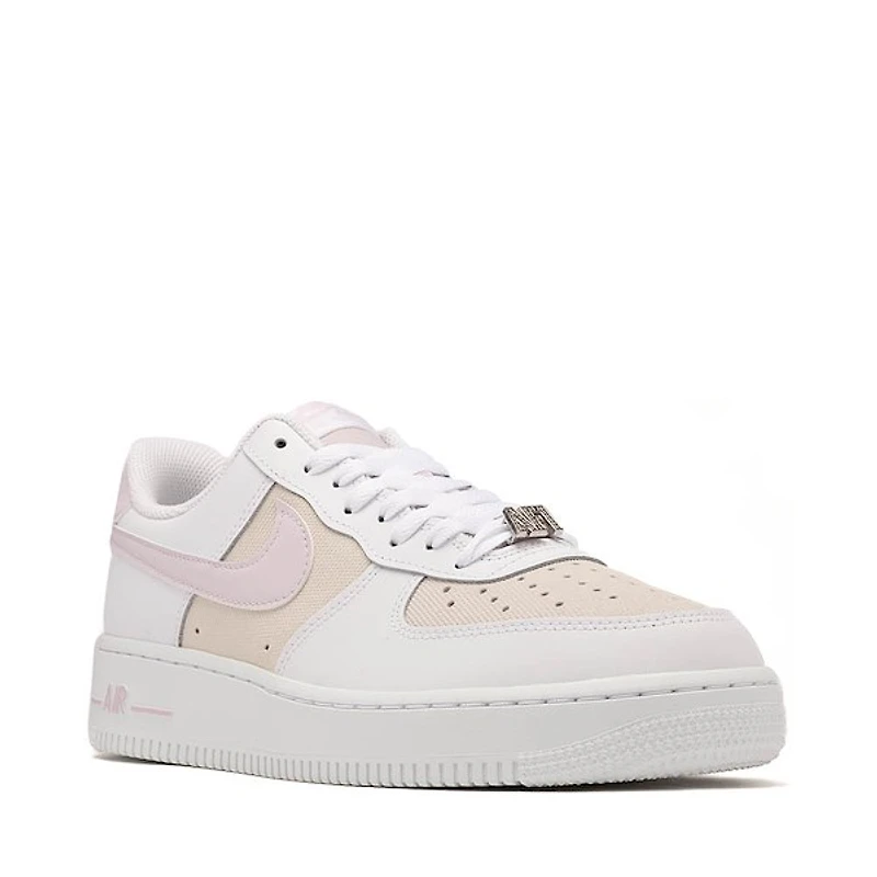Chaussure athlétique Nike Air Force 1 ’07 SE pour femmes - Blanc / Lilas délavé Argent métallisé