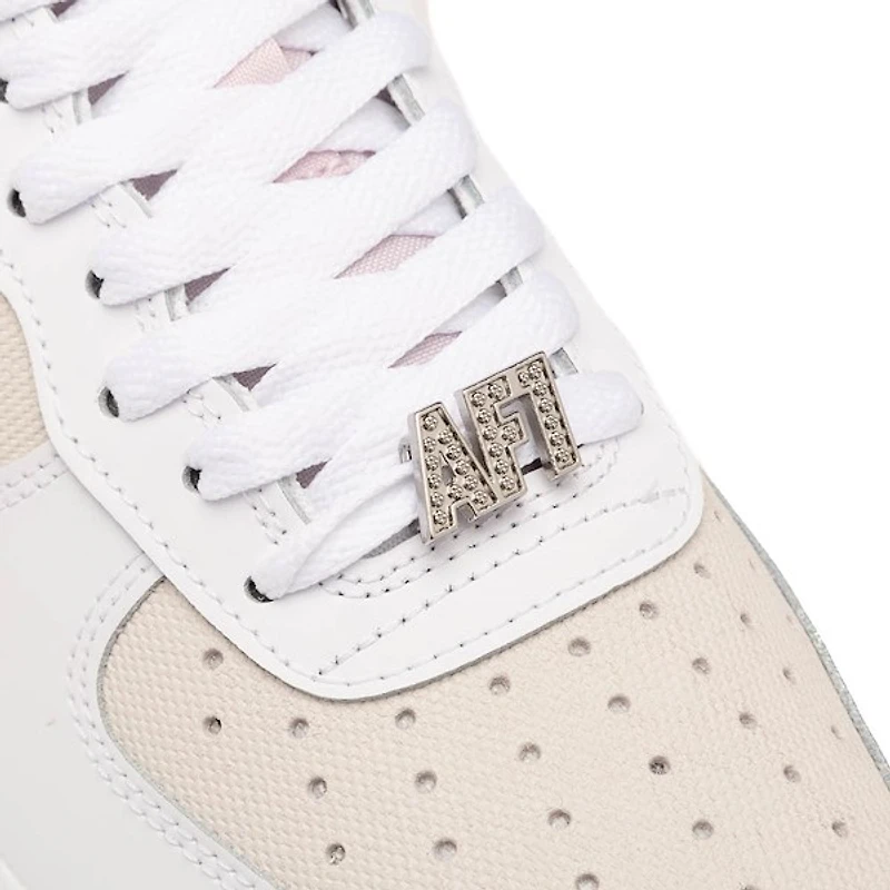 Chaussure athlétique Nike Air Force 1 ’07 SE pour femmes - Blanc / Lilas délavé Argent métallisé