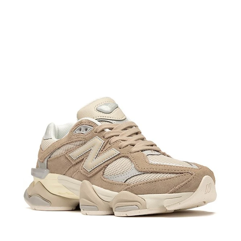 Chaussure athlétique New Balance 9060 - Beige / Brun pâle