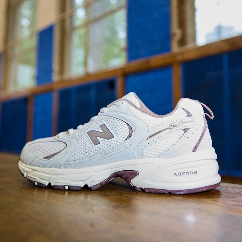 New Balance 530 Athletic Shoe - Linen / Shipyard