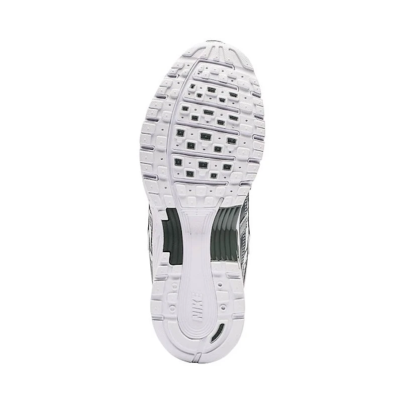 Chaussure athlétique Nike P-6000 pour femmes - Blanc / Vert Mica Camo