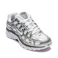 Chaussure athlétique Nike P-6000 pour femmes - Blanc / Vert Mica Camo