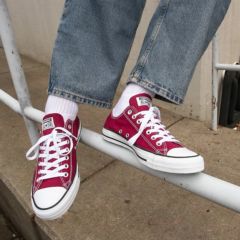 Converse Chuck Taylor All Star Low-Top Sneaker - Maroon