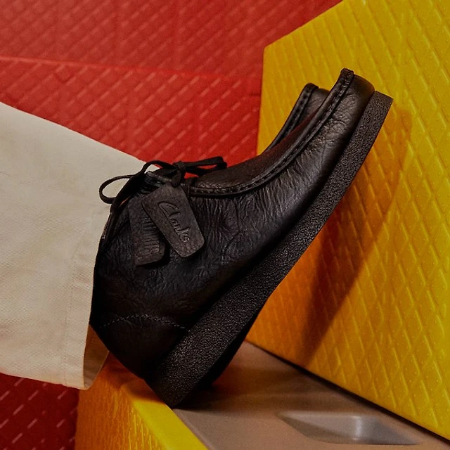 Mens Clarks Wallabee EVO Chukka Boot - Black Leather