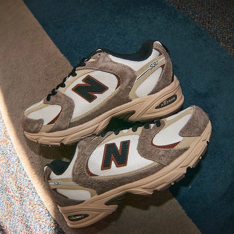 New Balance 530 Athletic Shoe - Dark Mushroom / Incense Linen