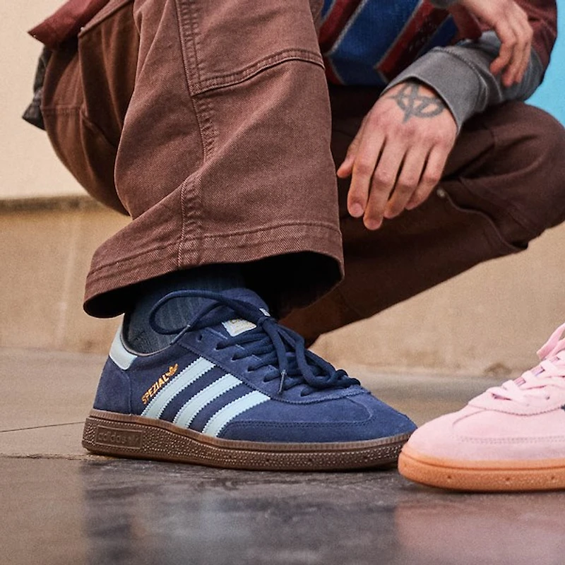 adidas Handball Spezial Athletic Shoe - Collegiate Navy / Clear Sky Gum