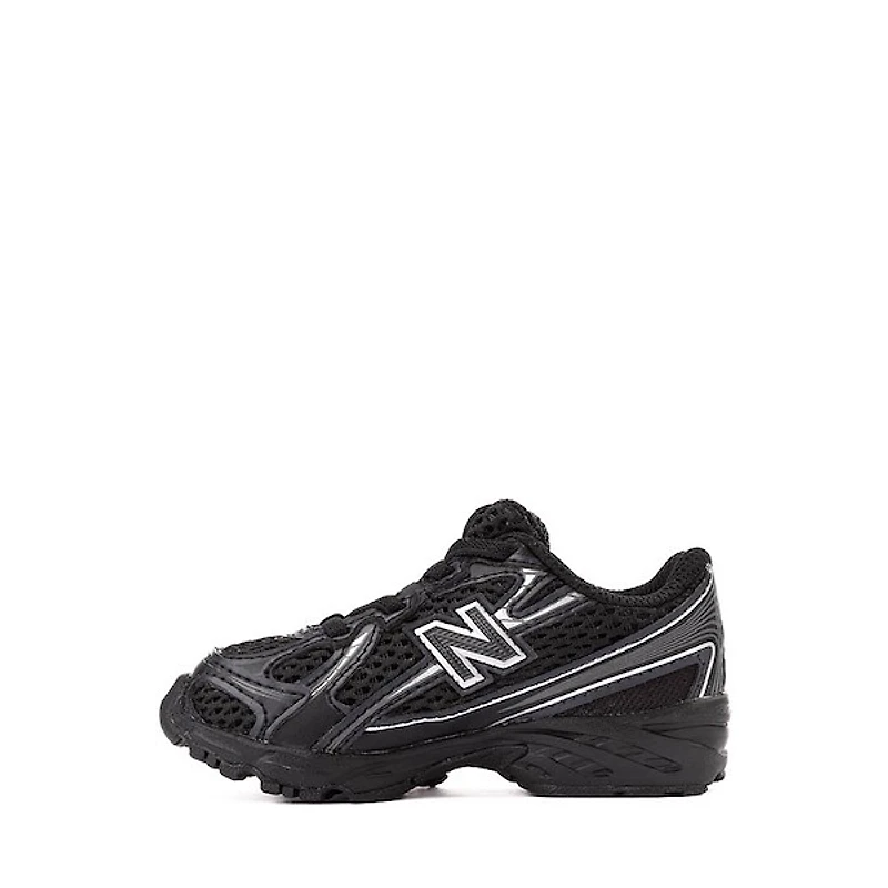 New Balance 740 Athletic Shoe