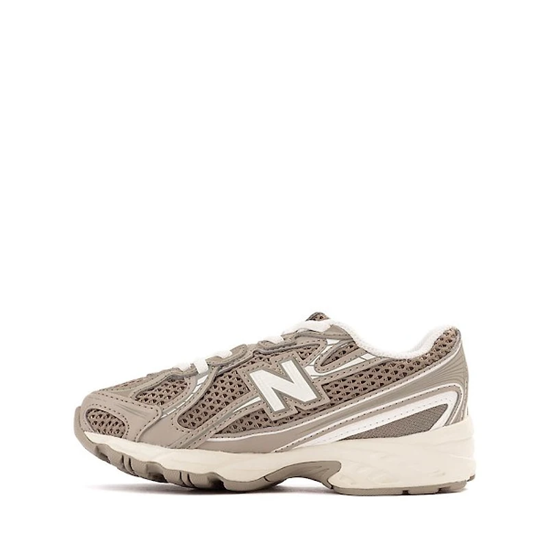 New Balance 740 Athletic Shoe