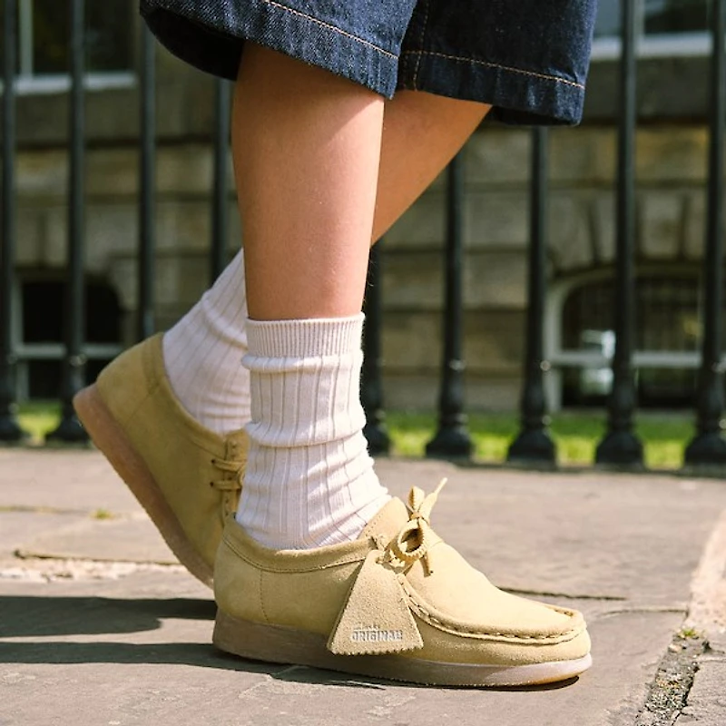 Clarks Wallabee Low Boot - Big Kid Maple