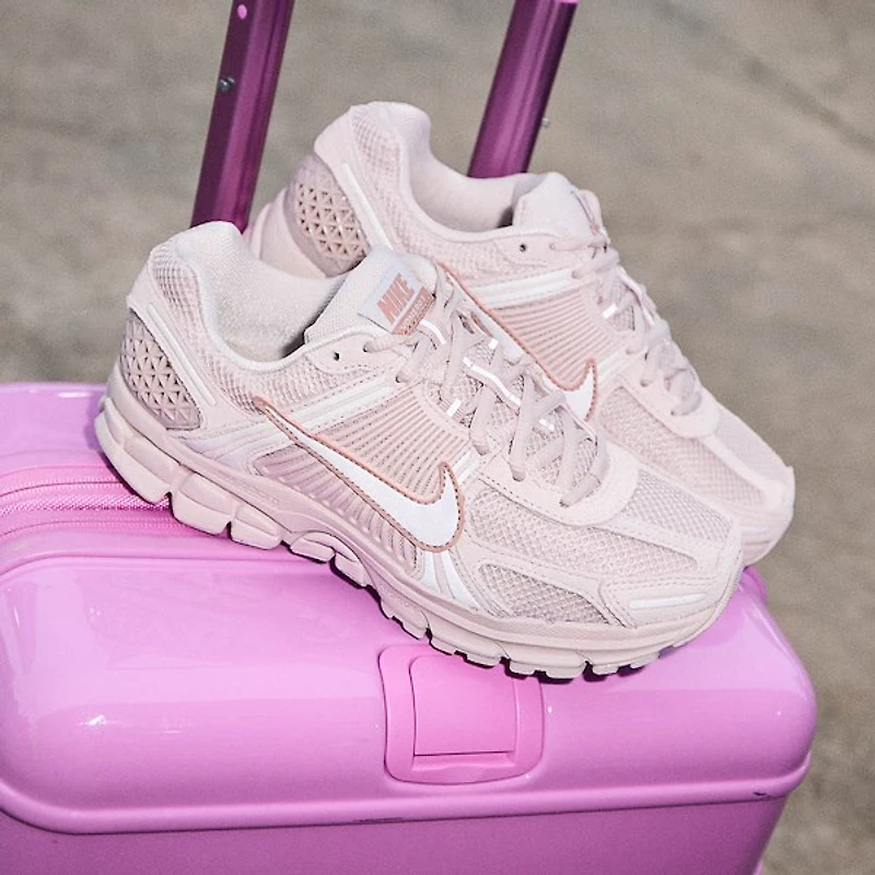 Womens Nike Zoom Vomero 5 Athletic Shoe - Silt Red / Stardust Vast Grey