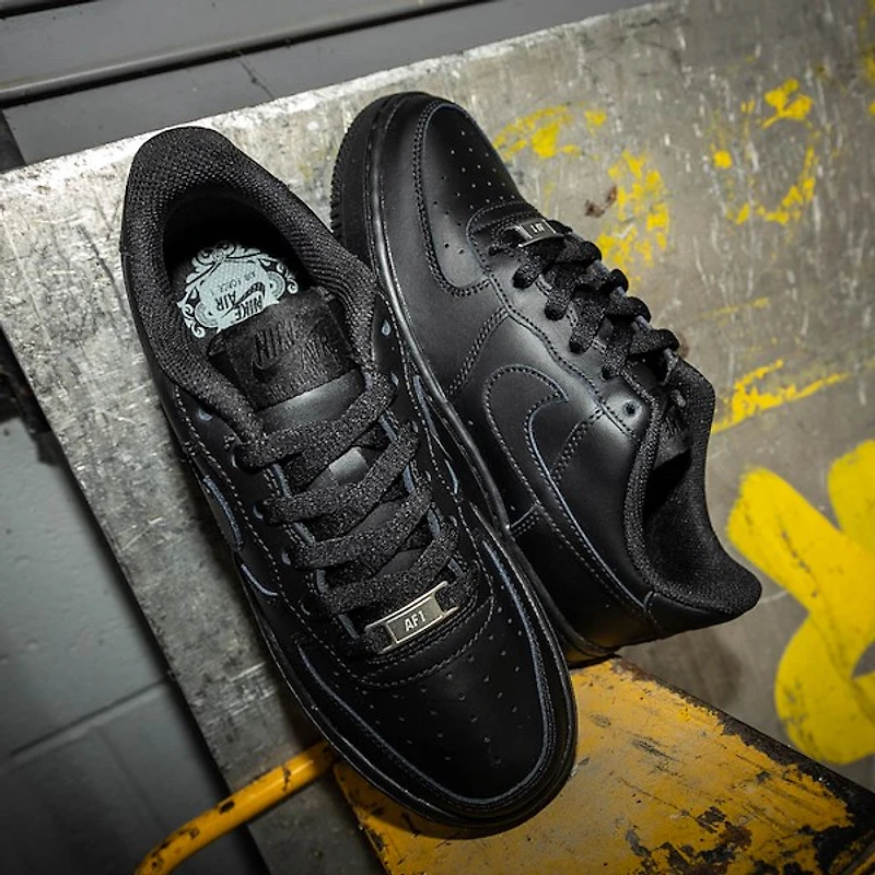 Nike Air Force 1 LE Athletic Shoe - Big Kid - Black / Black