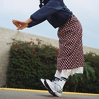 New Balance 860v2 Athletic Shoe - White / Black Silver Metallic