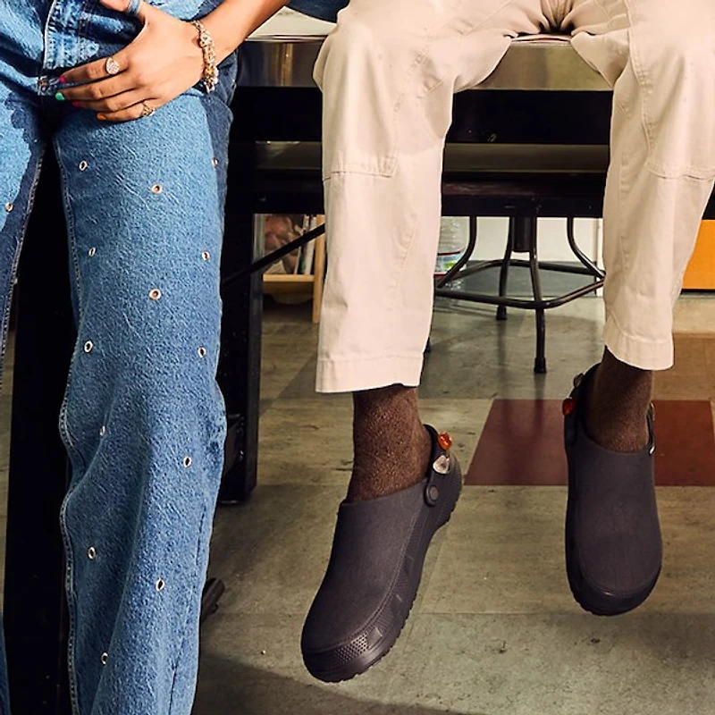 Crocs Classic Crafted Clog - Black Sand