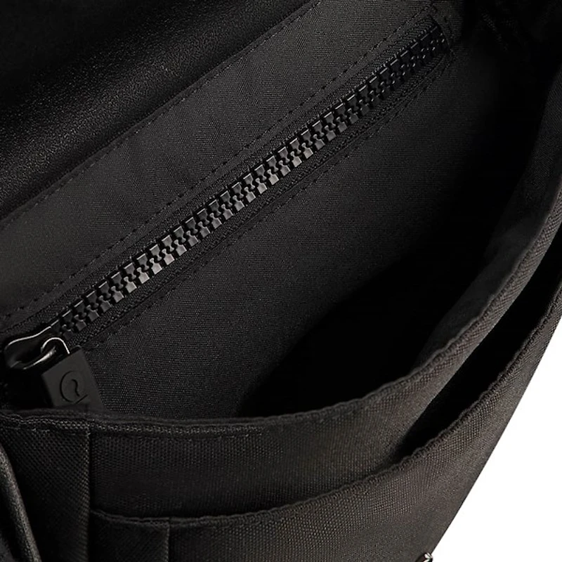 Crocs Classic Crossbody Bag - Black