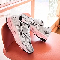Womens Nike Zoom Vomero 5 Athletic Shoe - Photon Dust / Metallic Silver Pink Foam