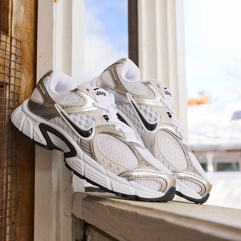 Womens Nike V5 RNR Athletic Shoe - White / Black Vast Grey Metallic Silver