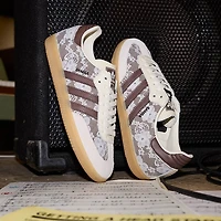 Womens adidas Samba OG Athletic Shoe - Off White / Earth Strata Gum 4