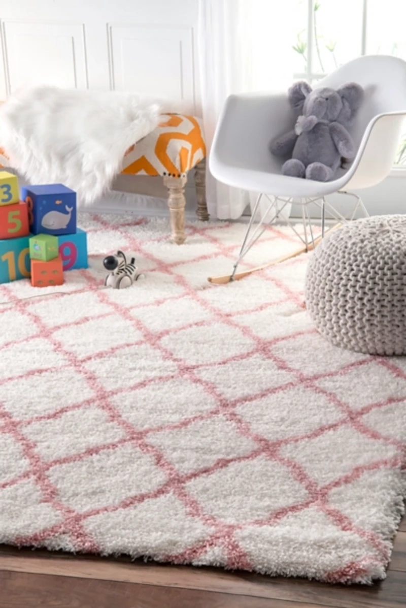 Pink and White Iliza Trellis Area Rug, 5x8
