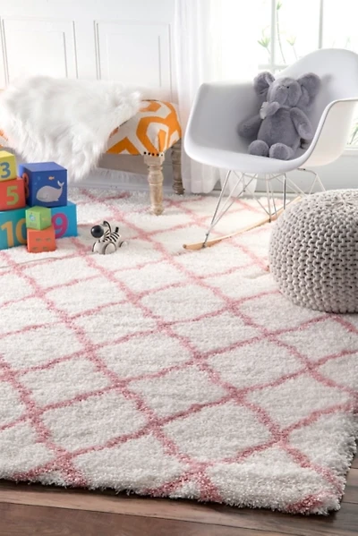 Pink and White Iliza Trellis Area Rug, 5x8