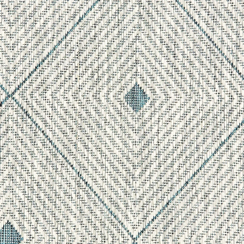 Solitaire Sun Shower Outdoor Area Rug, 5x8