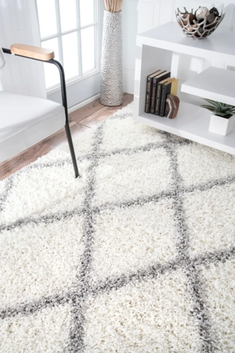 Shanna Diamond Area Rug