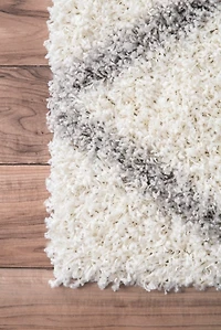 Shanna Diamond Area Rug, 8x10