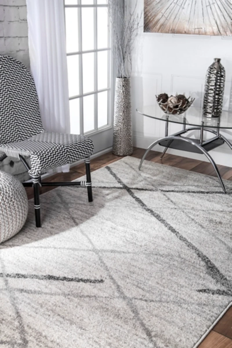 Gray Thigpen Diamond Area Rug